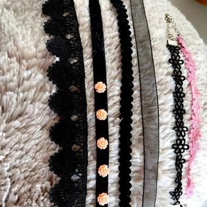 (4 chokers)(2 bracelets)